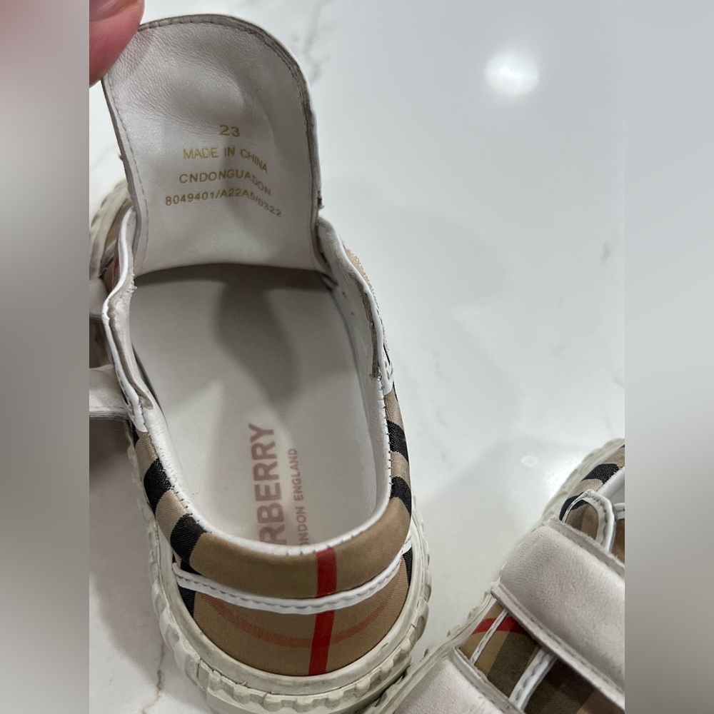 Burberry Toddler Stylish Plaid Velcro Sneakers - Picture 7 of 11